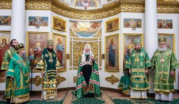 В день памяти благоверного князя Даниила Московского, Святейший Патриарх Кирилл совершил Литургию в Даниловом ставропигиальном монастыре