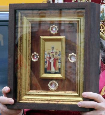 В Данилов монастырь доставлена икона с мощами святых мучениц Веры, Надежды, Любови и матери их Софии